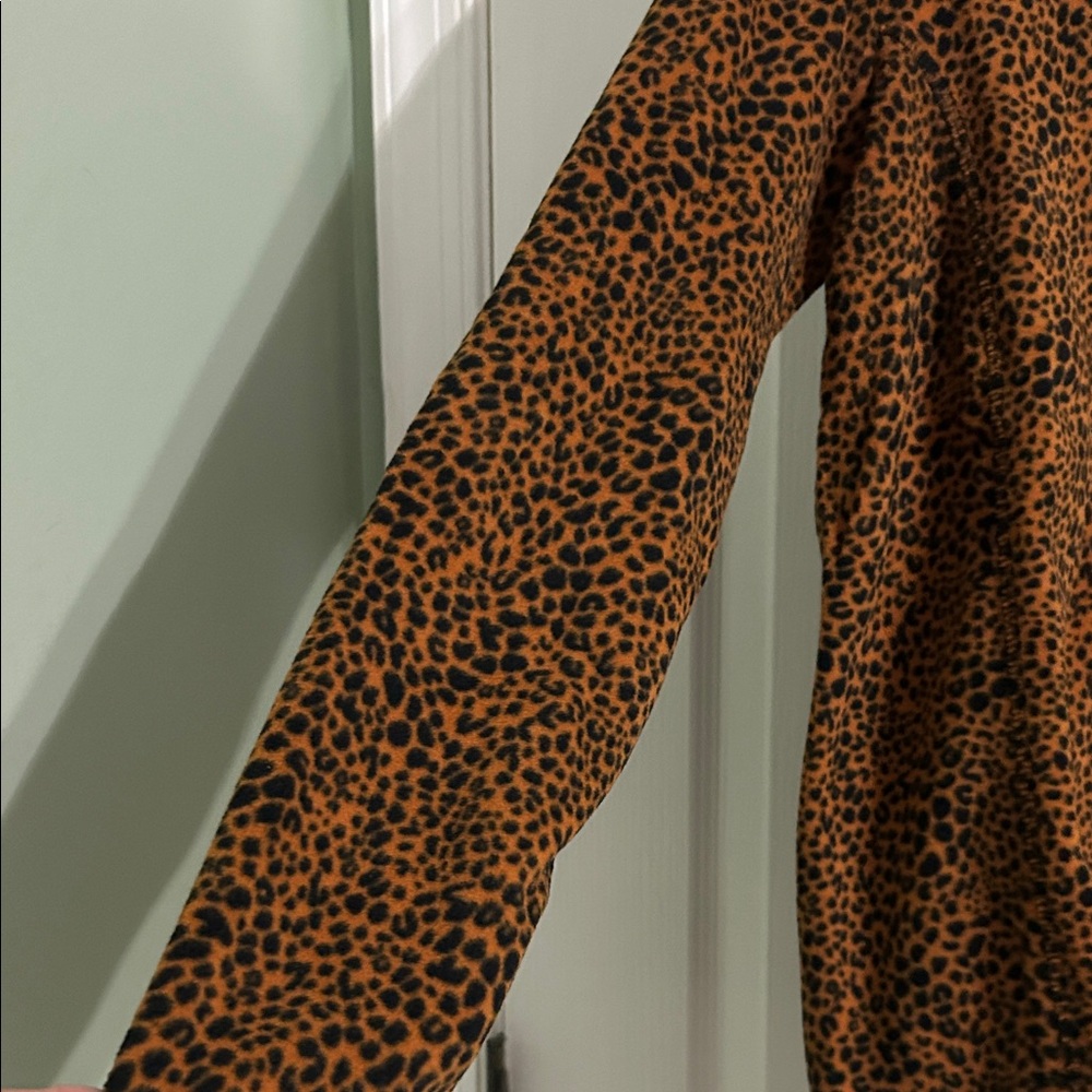 Lands' End Women's Brown Leopard Print Sweatshirt - Picture 3 of 9